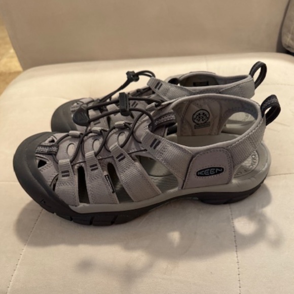 NWOT! Newport H2 Sport Sandal - Picture 1 of 2